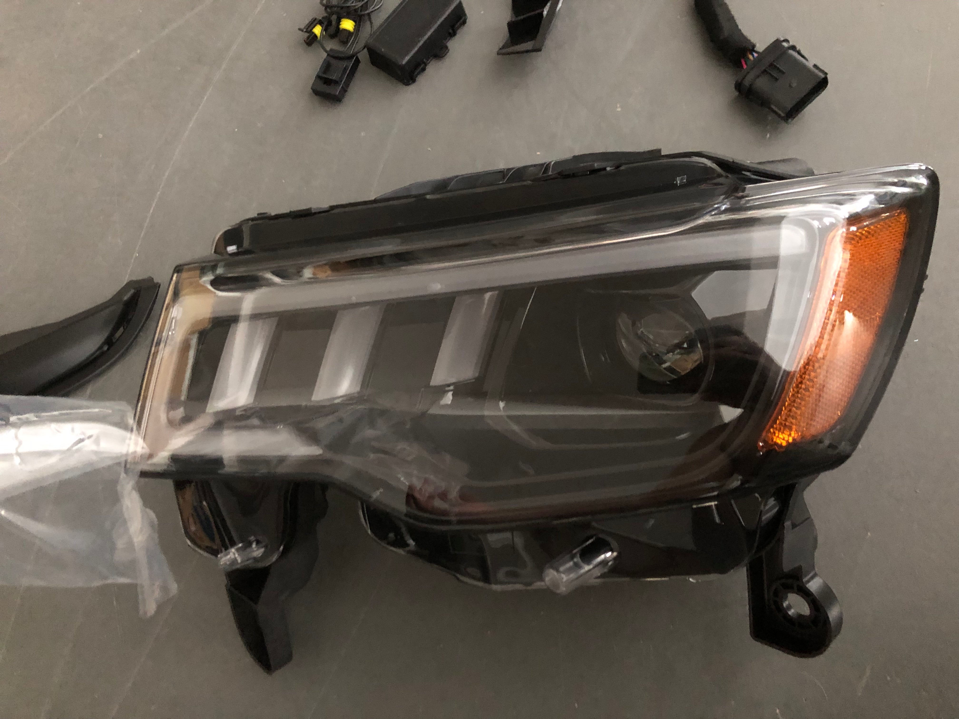 For Jeep Grand Cherokee 2011-2023 Upgrade to SRT-8 Body Kit with OEM Quality LED Headlight Bumper Grill Car Accessories Hood Wide Bodyt